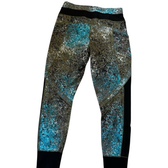 Lole gray, and teal black leggings with hip pocket size large - Picture 3 of 7